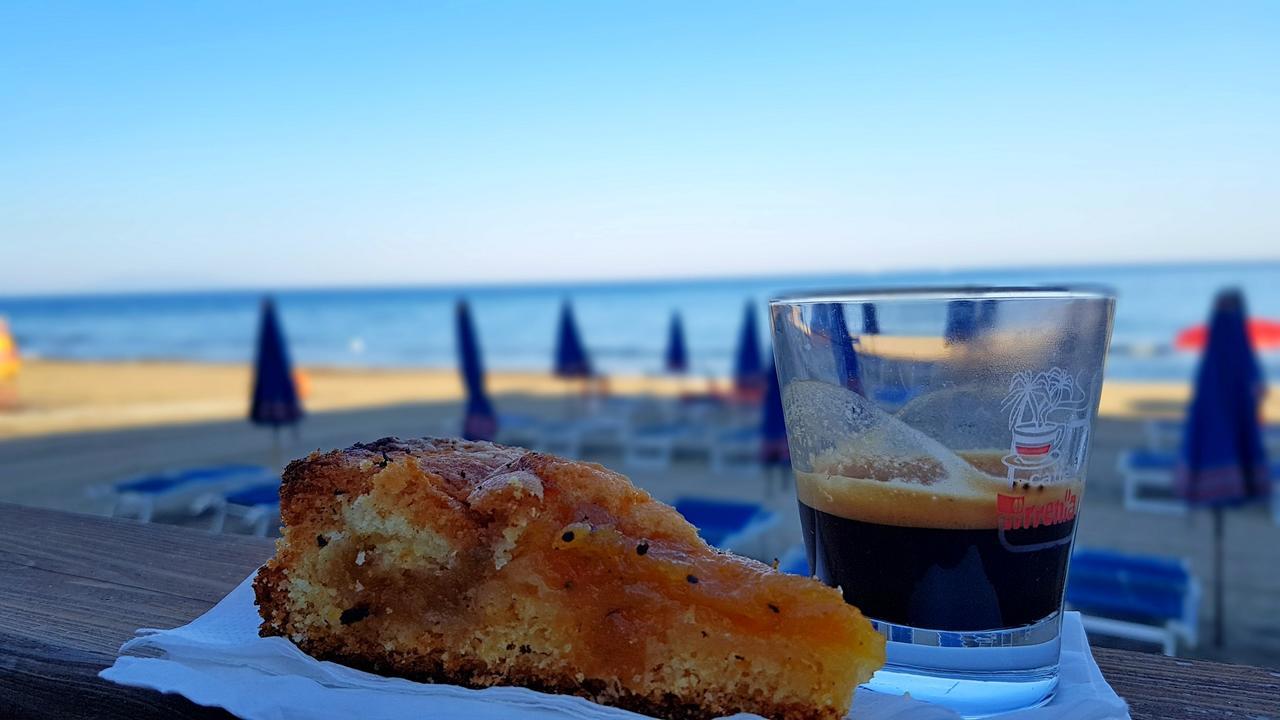 Hotel Villa Tramonto Direttamente Sul Mare San Vincenzo Exteriör bild